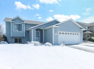 4507 Newport Ln, West Fargo, ND 58078
