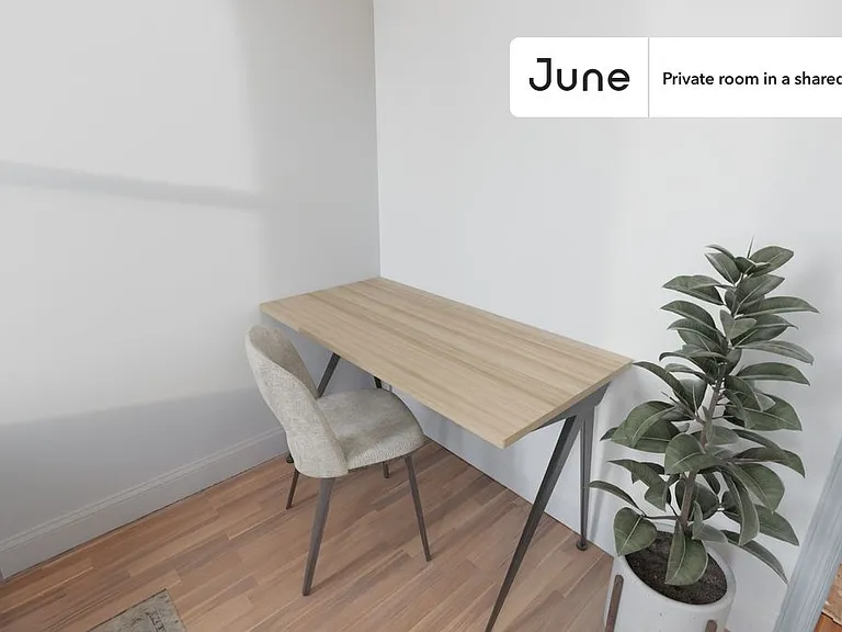 1110 Halsey St #D — Photo 5