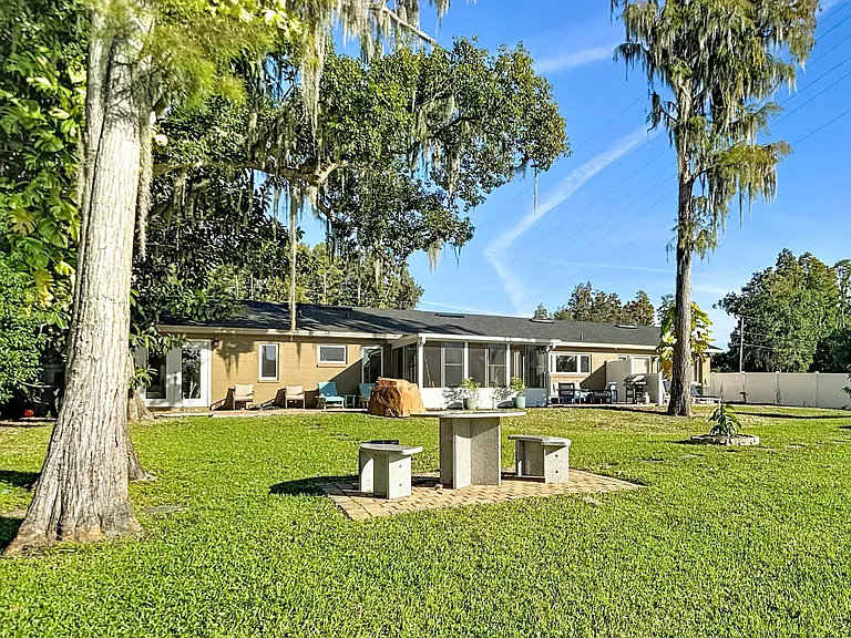 17208 Orangewood Dr — Photo 65