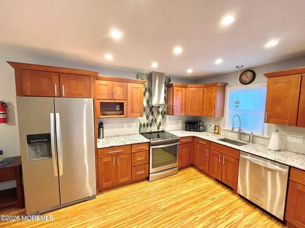 113 Lincoln Ave APT 4