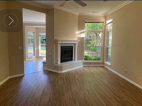 3rd image of 4400 W Worthington Dr