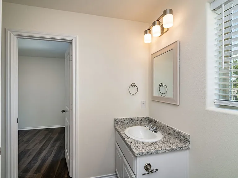 201 S May St #1 — Photo 16