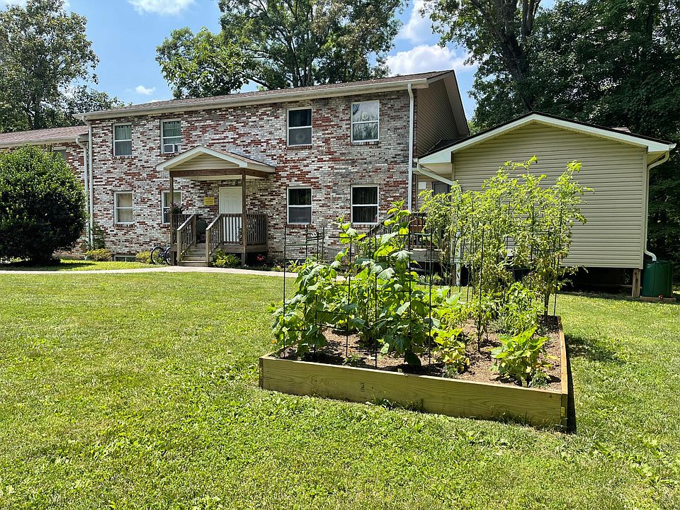 1st image of 101 College Park Ln #10