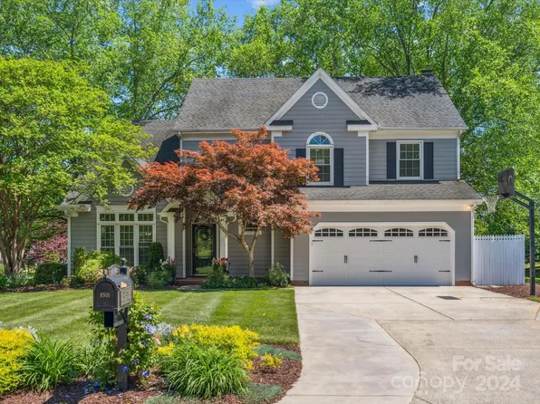 8501 Netherfield Ct, Charlotte, NC 28277
