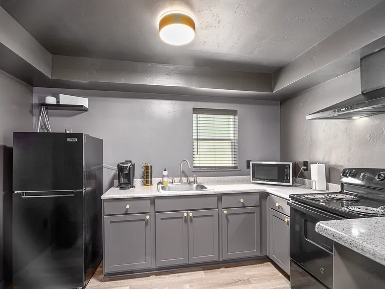 219 E Coeur Dalene Lake Dr #10 — Photo 8