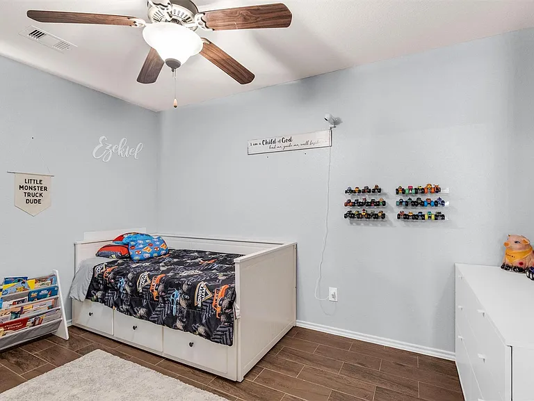 1700 Fall Forest Ct — Photo 30