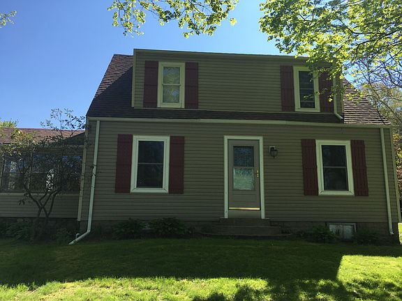 4th image of 19537 Park St