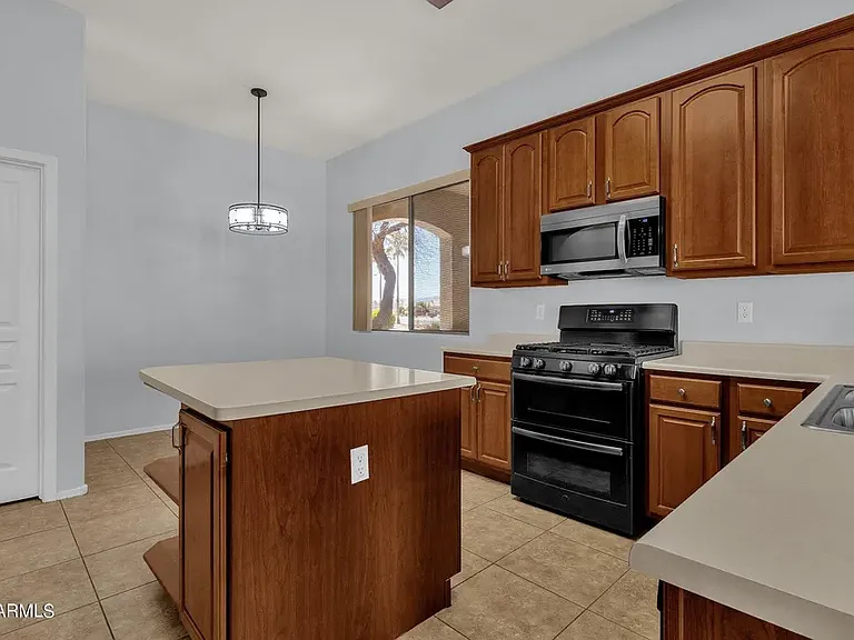 16784 W Nottingham Way — Photo 9