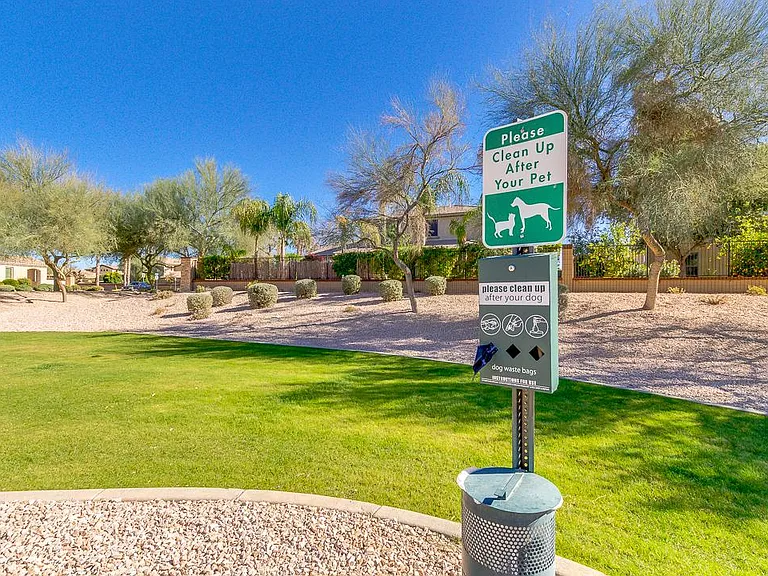 1306 E Birdland Dr — Photo 40