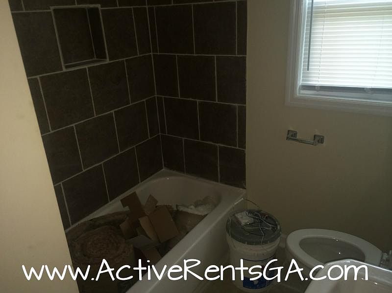 2nd image of 2866 Alta Vista Ave