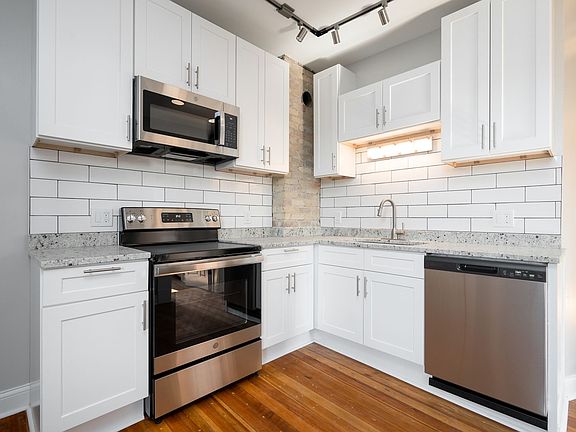 2nd image of 3400-3408 University Ave SE #3408