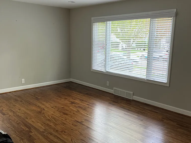 1510 Chapin Ave — Photo 6