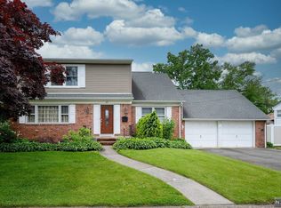 22 Parkview Ave, Elmwood Park, NJ 07407