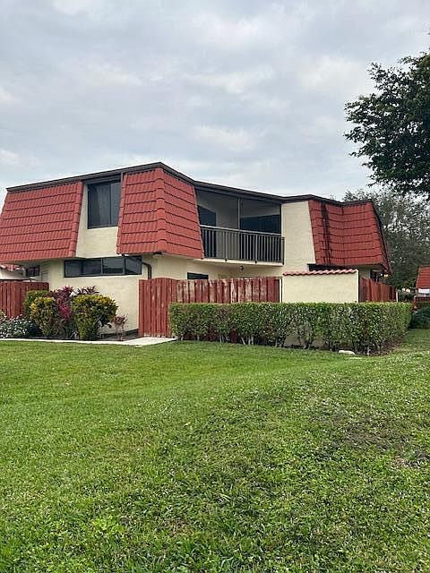 1st image of 3896 Victoria Dr