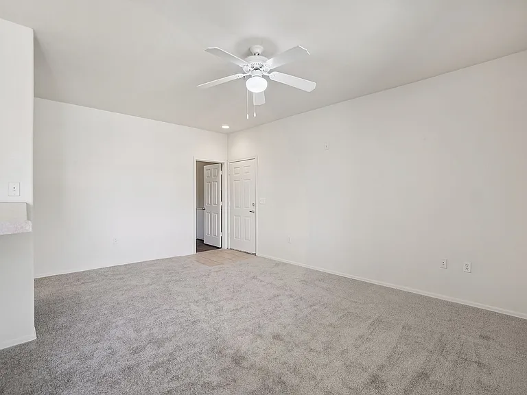 Allegro Apartments — Photo 14