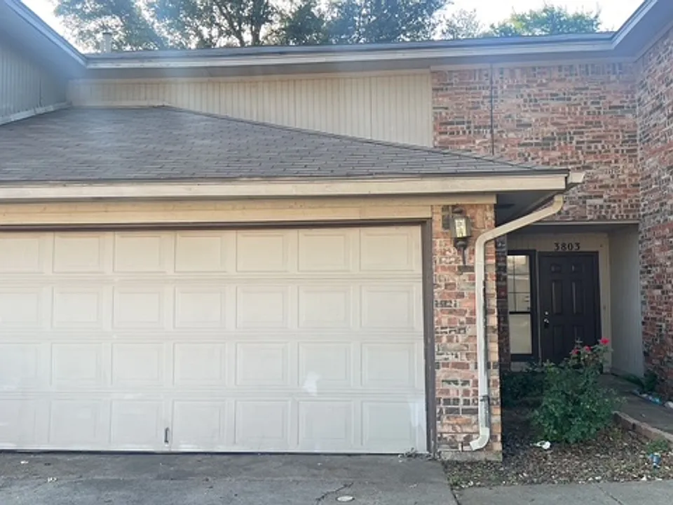 3803 Braden Ln