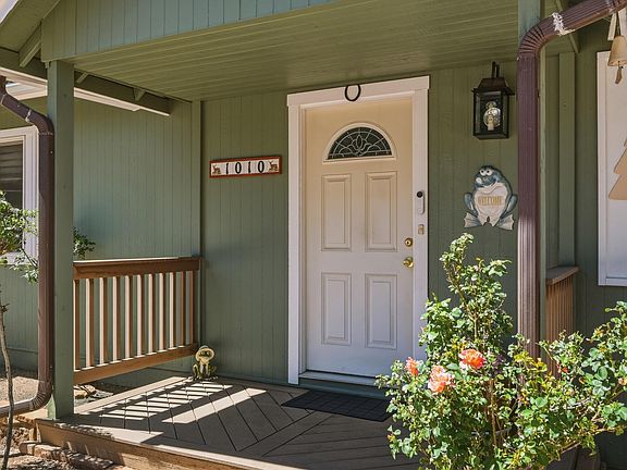3rd image of 1010 N Gila Dr