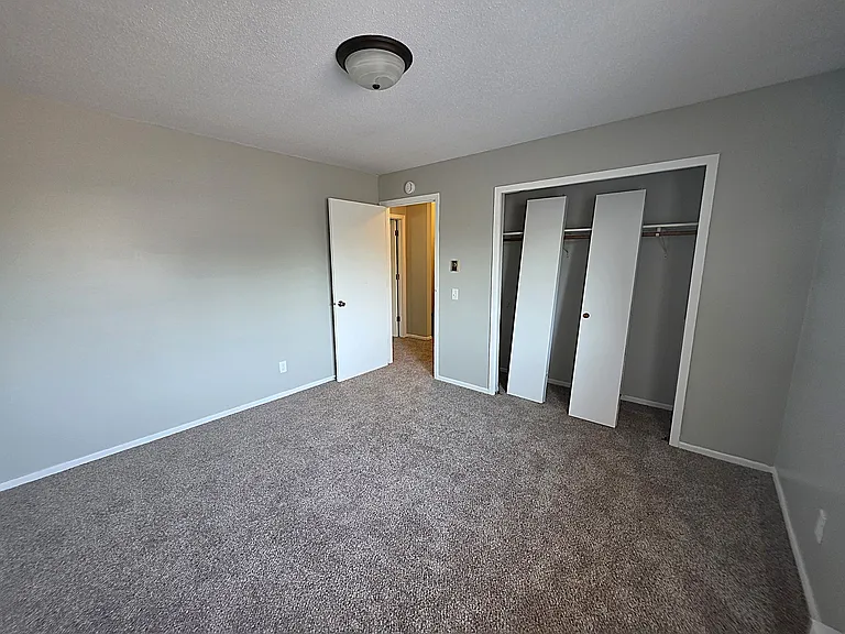 333 Odanah Ave #4C — Photo 16