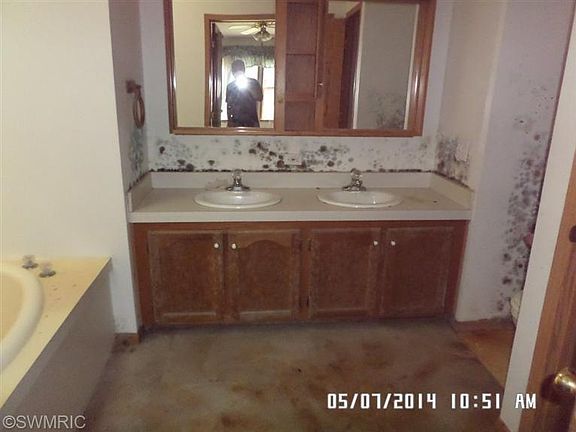 4th image of 2039 N Algonquin Dr