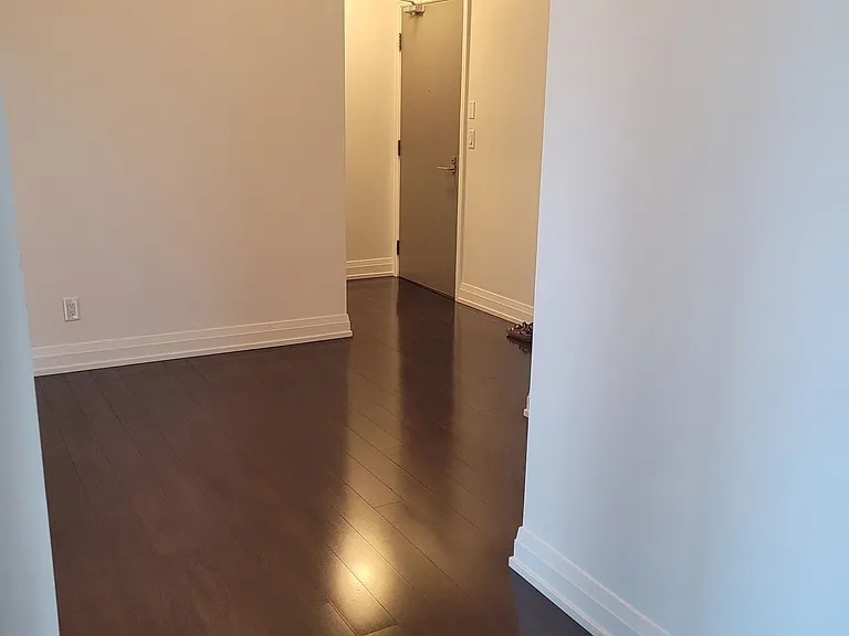 7165 Yonge St #1712 — Photo 15