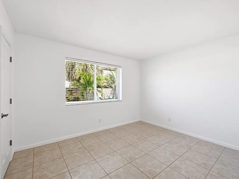 4454 W Tradewinds Ave — Photo 16