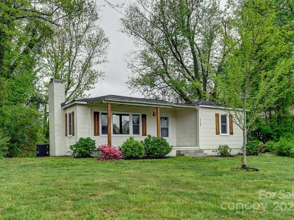 110 Maplewood Knoll Dr, East Flat Rock, NC 28726