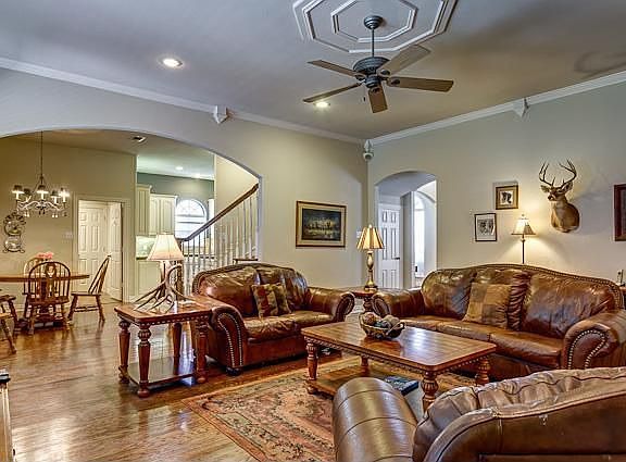5th image of 2473 Bedford Cir
