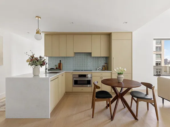 24-01 Queens Plz N #1505A, Long Island City, NY 11101