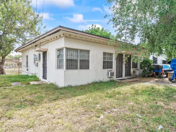 110 NE 68th St, Miami, FL 33138