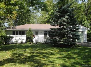 4284 Quinby Dr, Hamburg, NY 14075