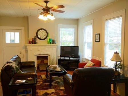 4th image of 842 Jefferson Pl