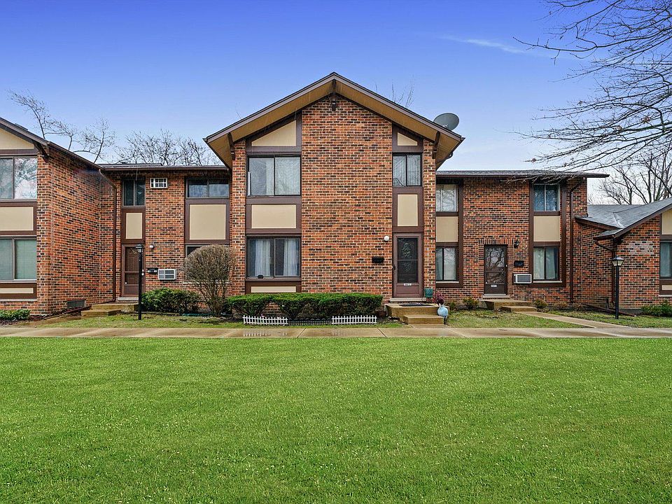 1st image of 18W151 Kirkland Ln