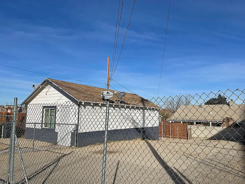108 W Fredricks St #1/2