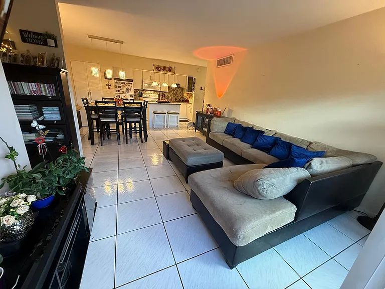 4210 NW 79th Ave #1E — Photo 12