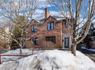 477 Golden Ave, Ottawa, ON K2A 2E4