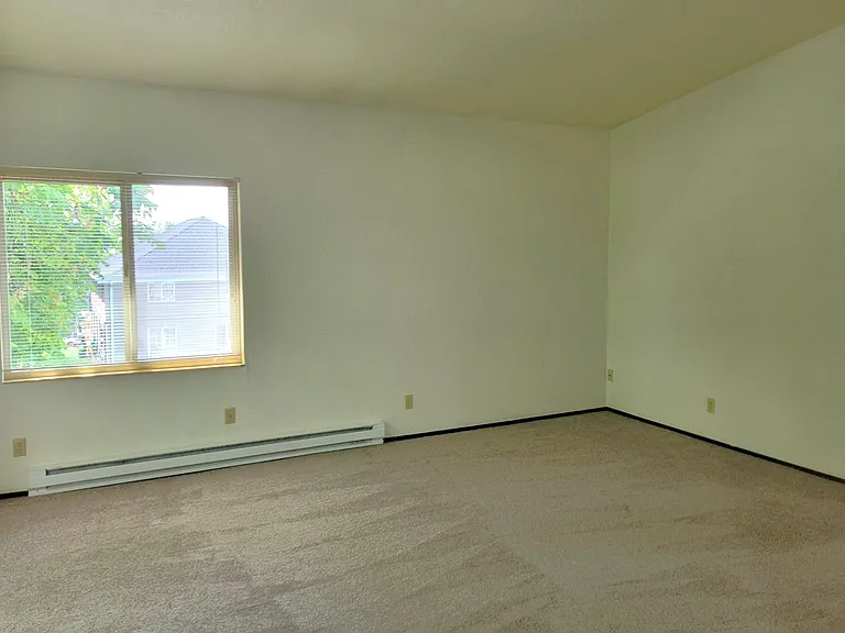 Tamarac Apartments — Photo 40