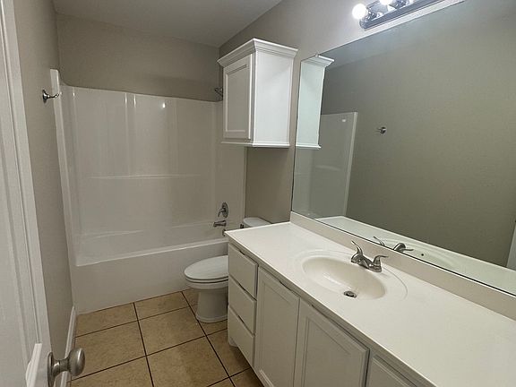 5th image of 411 E Wells St
