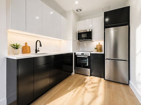 5th image of 1052 President St #2