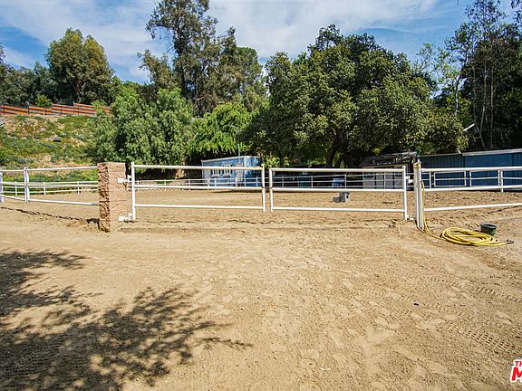 3rd image of 10610 La Canada Pl