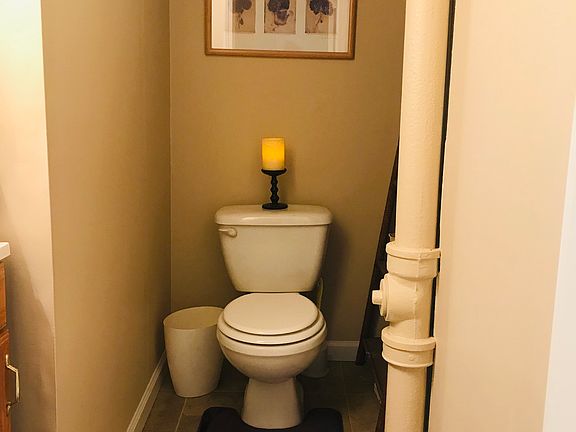 5th image of 10302 Eaglewood Ave