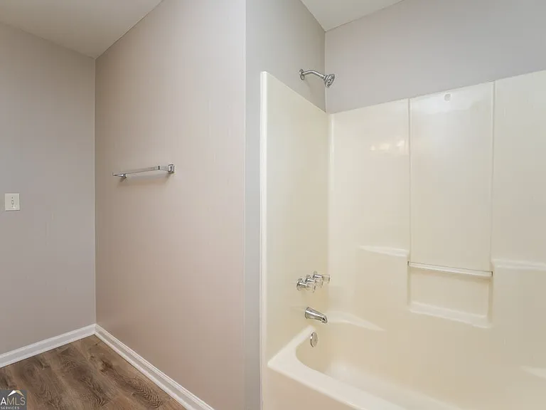 2704 Laurel View Dr — Photo 15