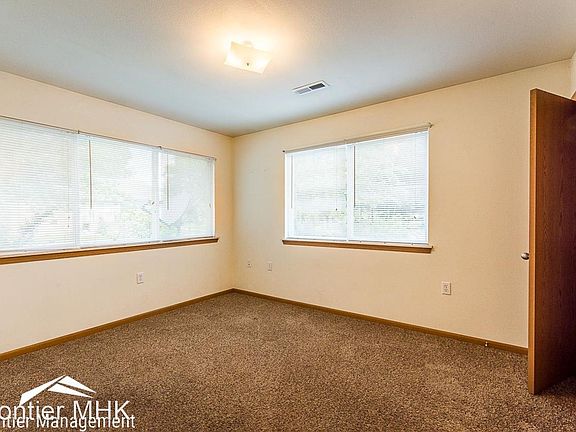 5th image of 402 N 10th St #5768399