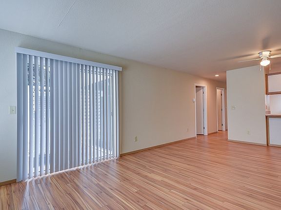 5th image of 1651 NE 16th Ave APT 211