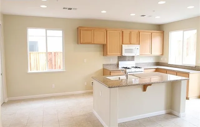 254 Altadena Cir — Photo 14
