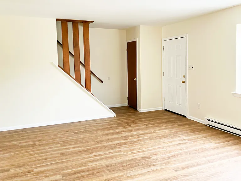 21 Evelyn Ln — Photo 10