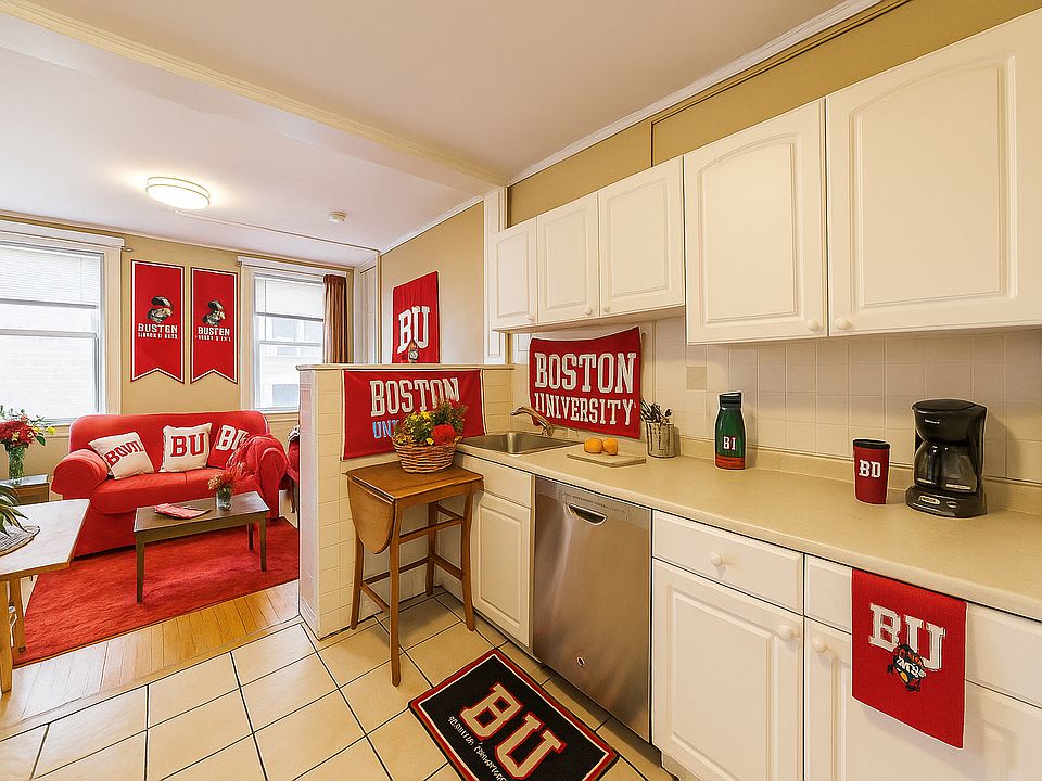 1st image of 68 Egmont St #66