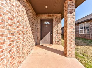 1852 Cypress Ln, El Reno, OK 73036