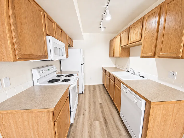 3219 N Thicket Ln — Photo 5