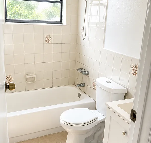 Westland Manor — Photo 18