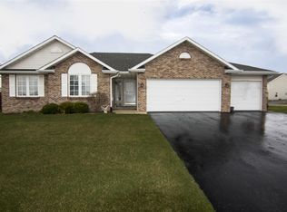 7298 Wyndridge Rd, Machesney Park, IL 61115